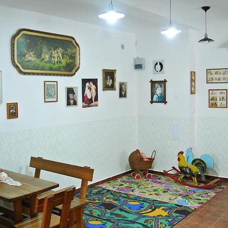 Restaurace A Penzion Ubrousku Prostri Se โนวา บิสทริตเซ ภายนอก รูปภาพ